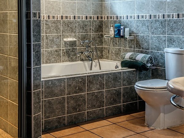 Pourquoi démonter sa baignoire en fonte ?