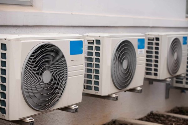 Quand faut-il faire appel à une entreprise de climatisation pour des réparations ?