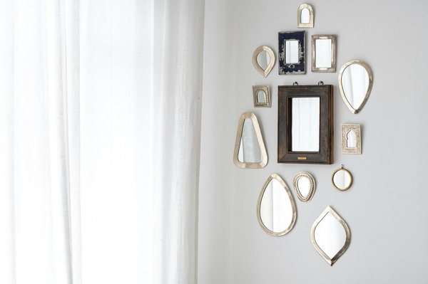 Comment utiliser les miroirs pour agrandir visuellement votre espace de vie