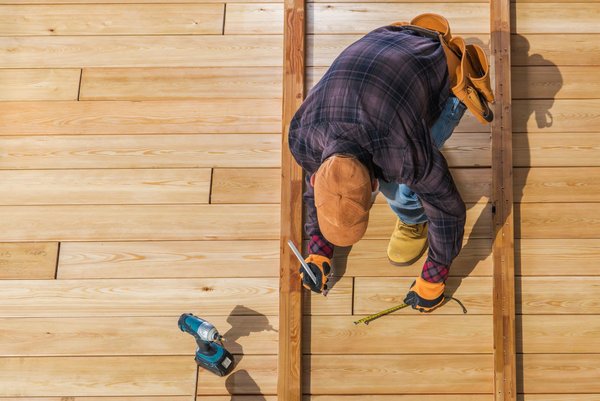 Quels sont les avantages d'opter pour une terrasse en bois à Laval ?